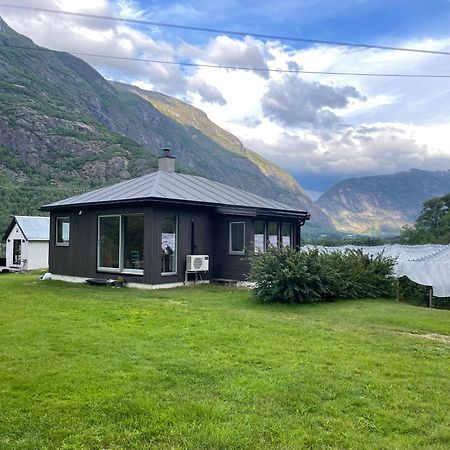Jordeplegarden Holiday Home - Part Of A Farm - Two Buildings - Close To Flam Lærdalsøyri Exterior foto