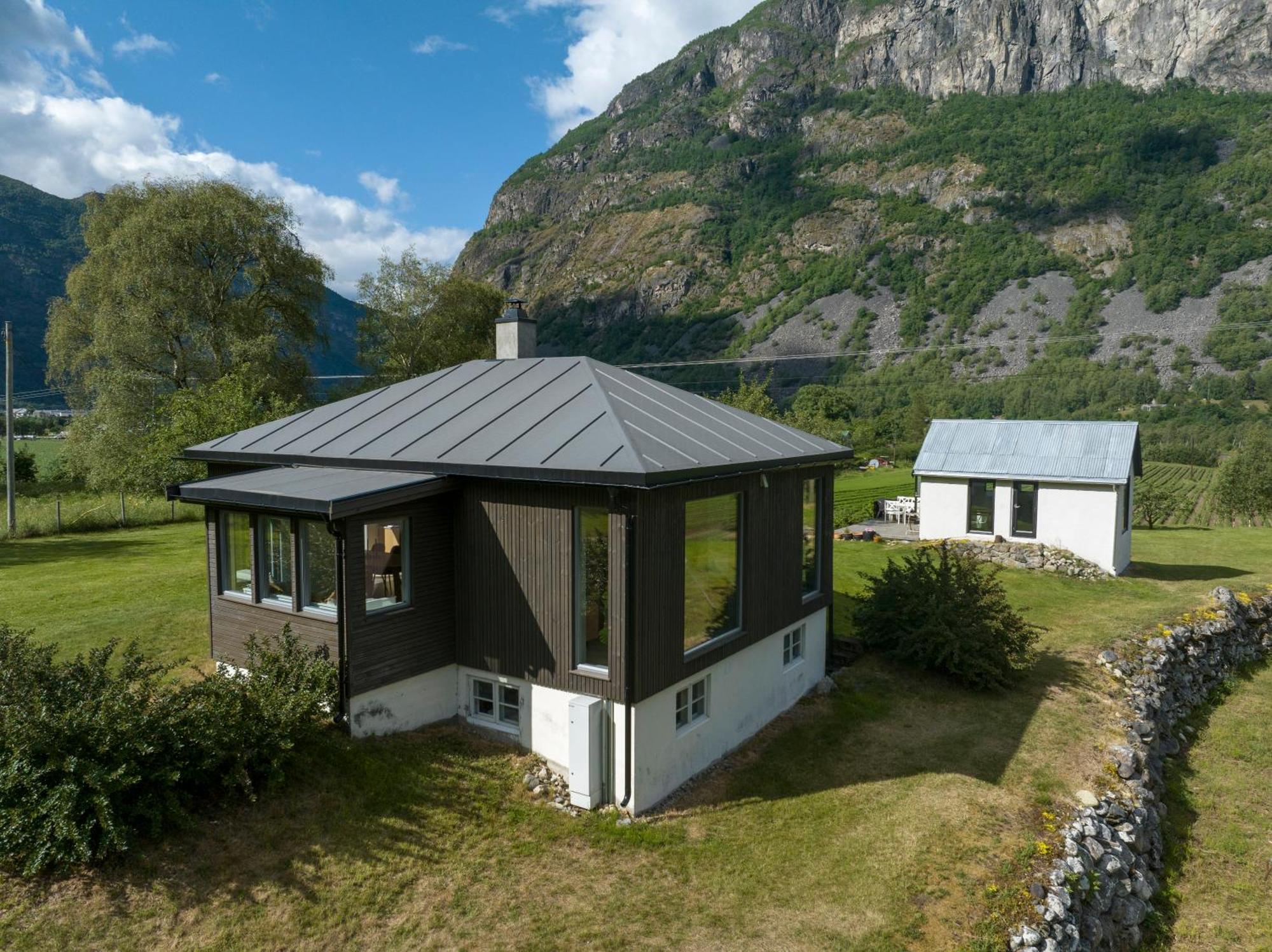 Jordeplegarden Holiday Home - Part Of A Farm - Two Buildings - Close To Flam Lærdalsøyri Exterior foto