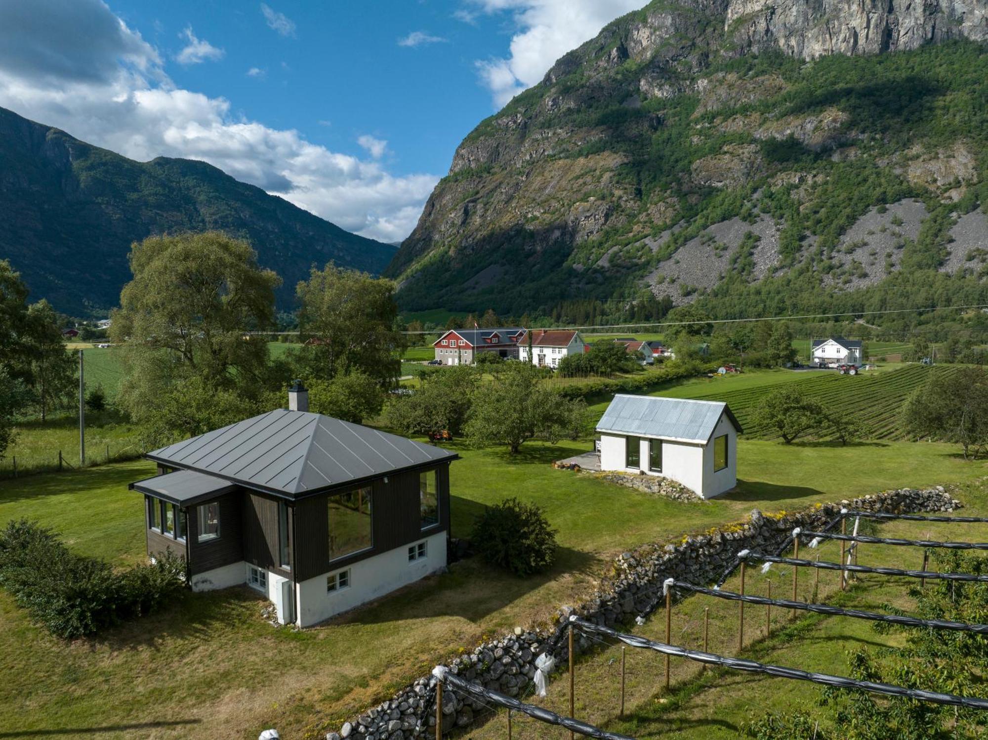 Jordeplegarden Holiday Home - Part Of A Farm - Two Buildings - Close To Flam Lærdalsøyri Exterior foto