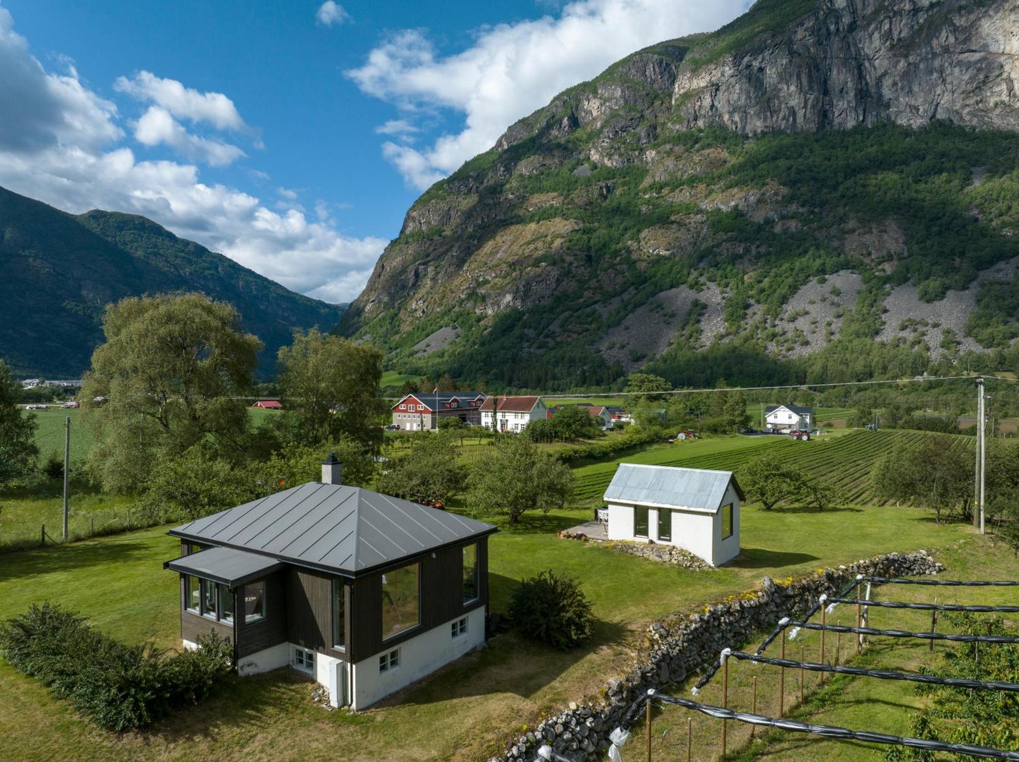 Jordeplegarden Holiday Home - Part Of A Farm - Two Buildings - Close To Flam Lærdalsøyri Exterior foto